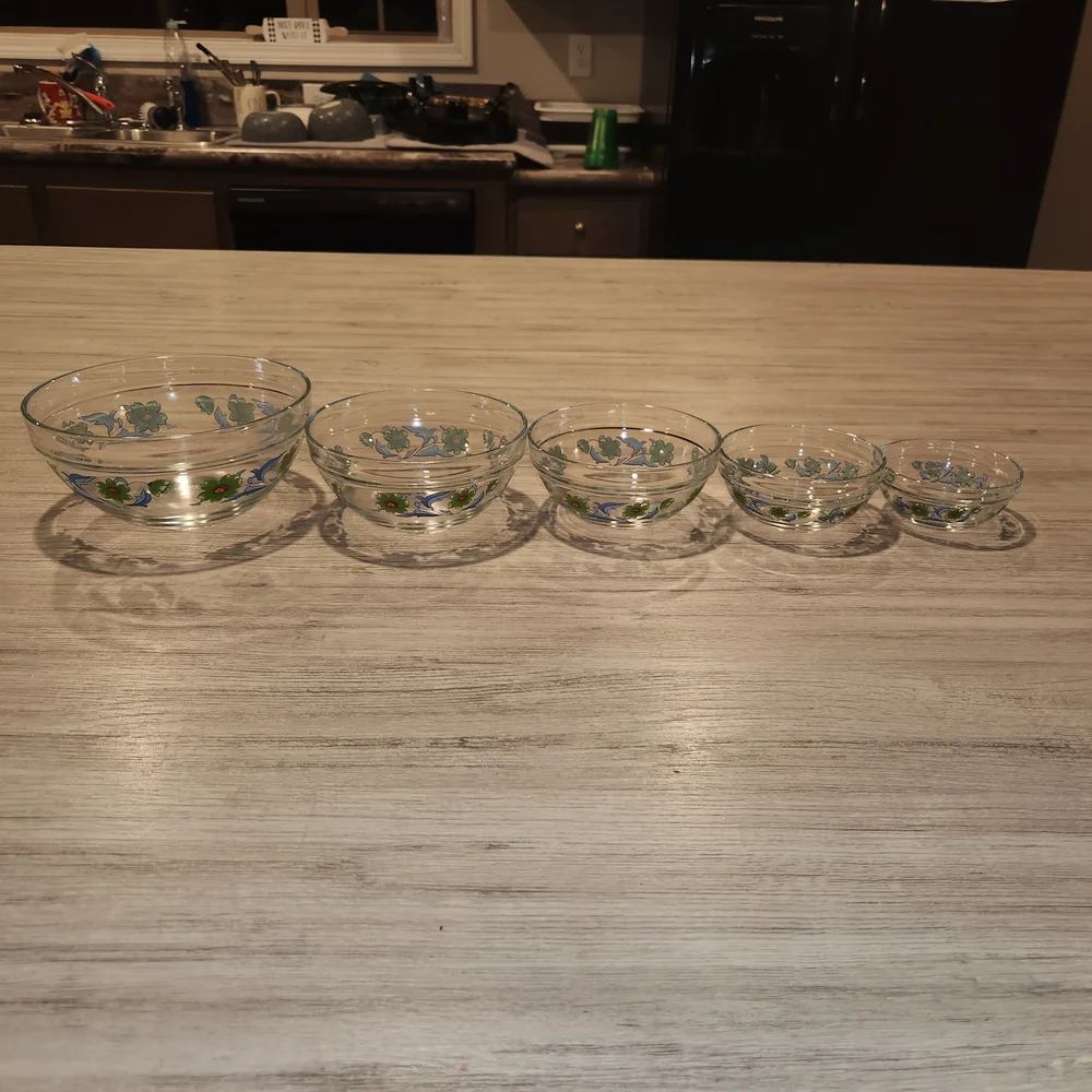 Heat Resistant Glass Durable Bowls Five Piece Set Floral Design Nesting Bowls - Picture 3 of 6